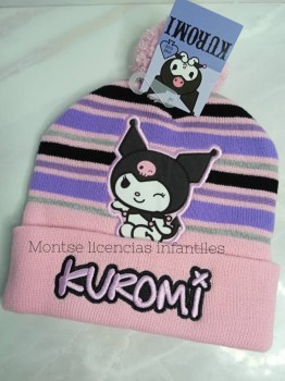 gorro lana con pompon kuromi